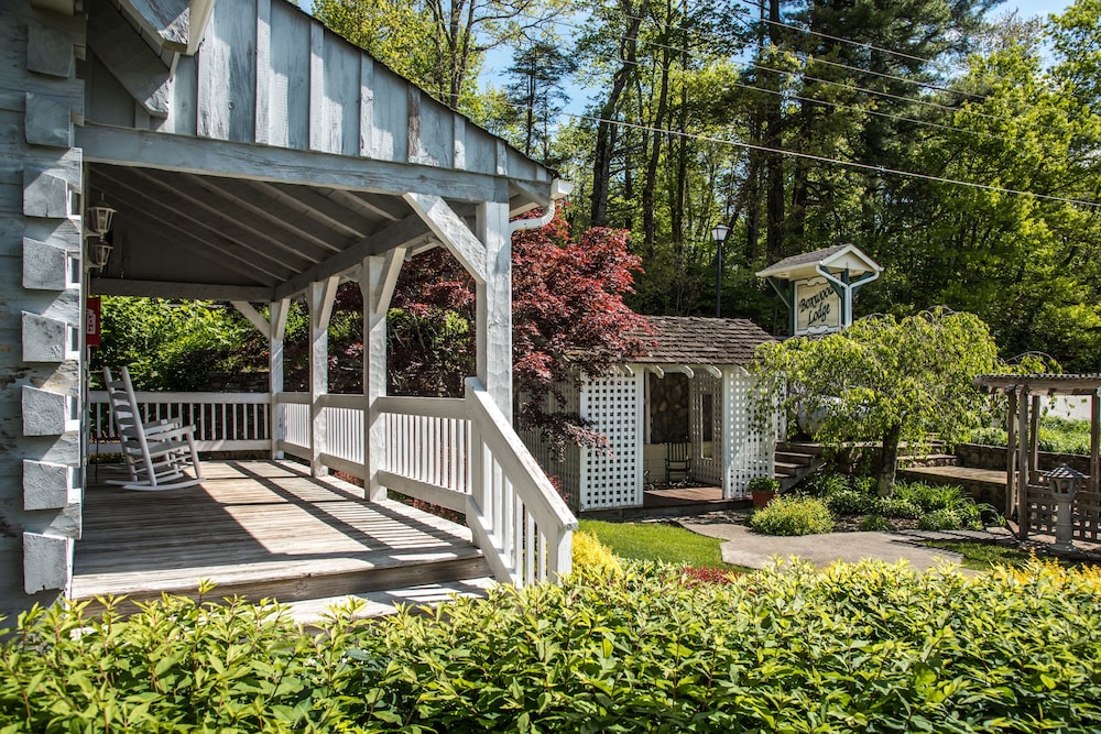 Boxwood Lodge Blowing Rock near Boone-University 64/76