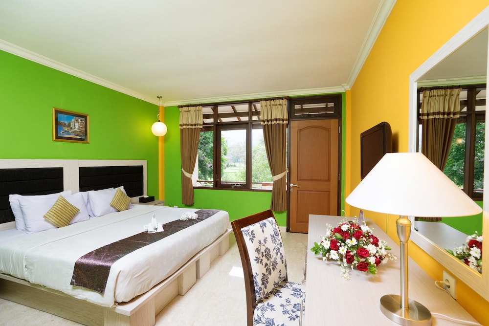 Royal Hotel and Villa Batu 24/61