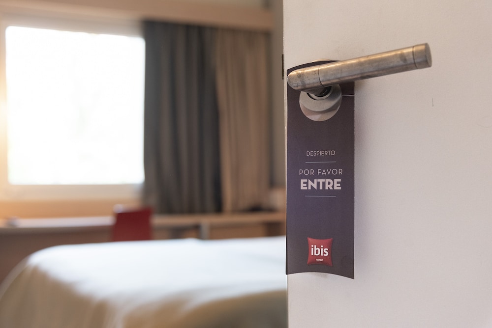 Ibis Pilar 43/63