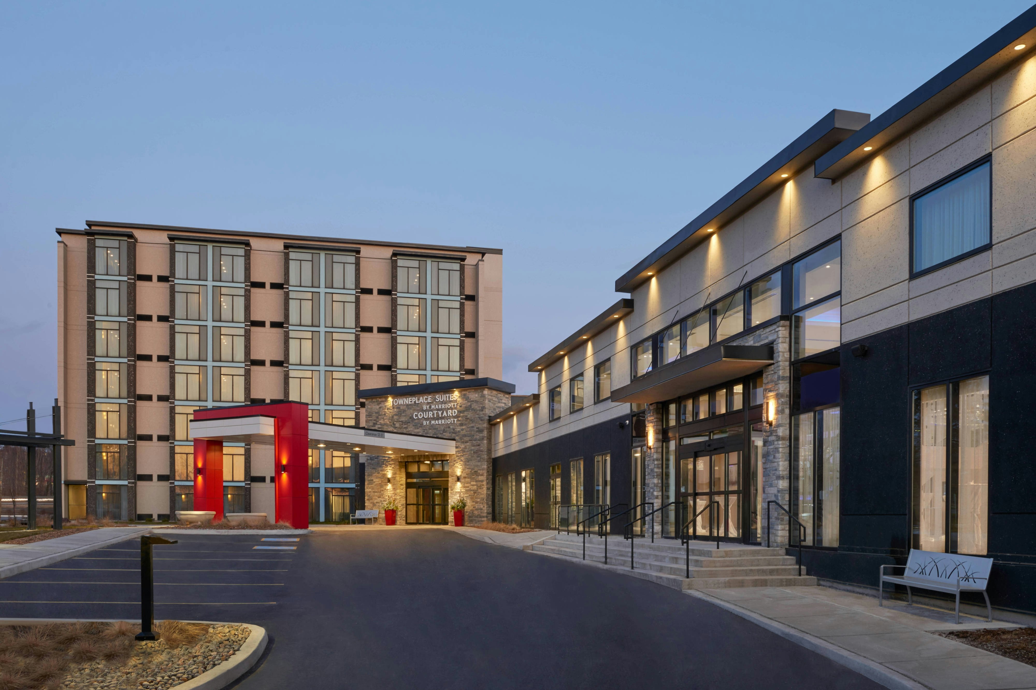 Courtyard by Marriott Oshawa 52/54