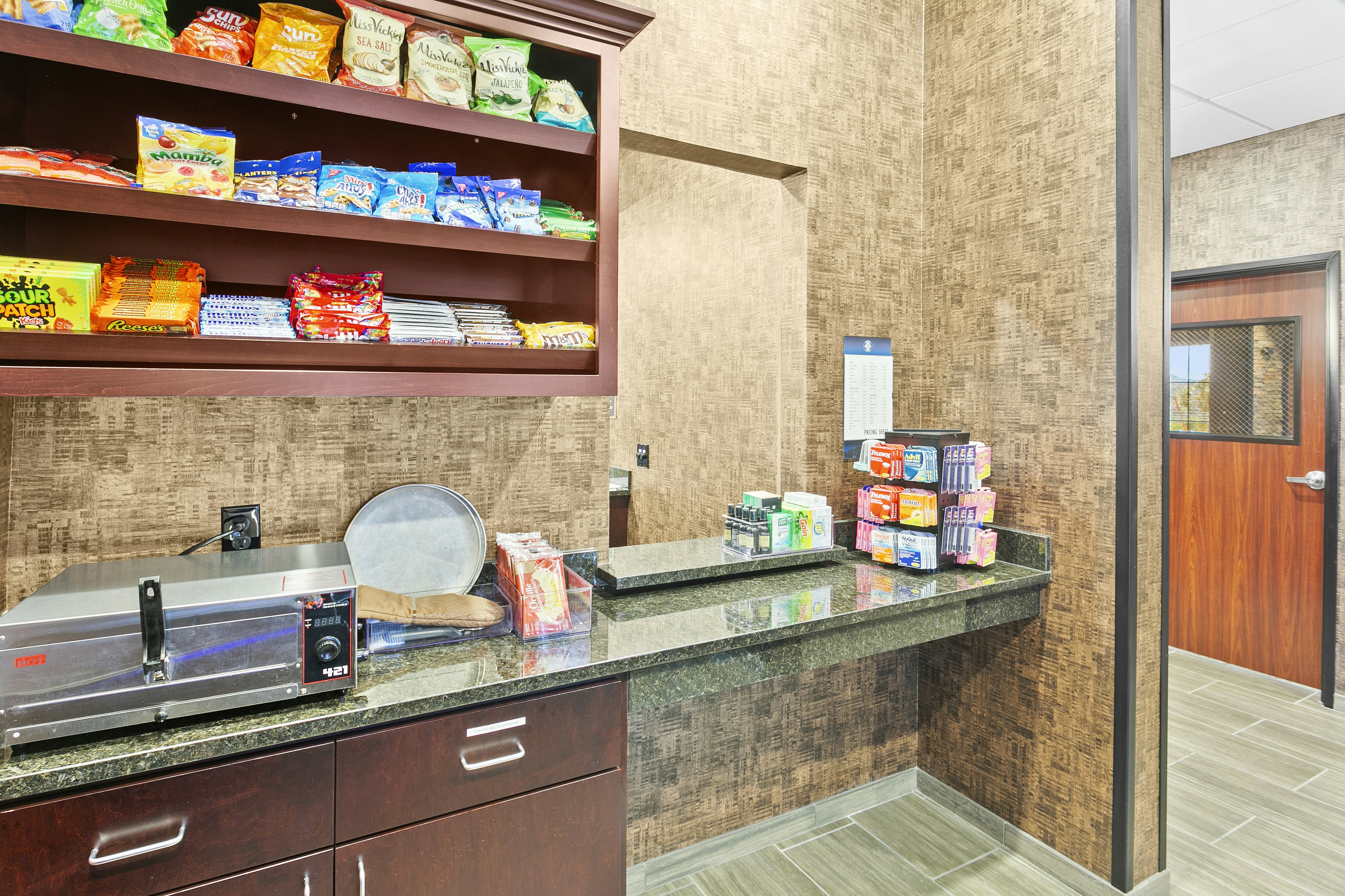 Cobblestone Hotel & Suites - Wickenburg 48/50