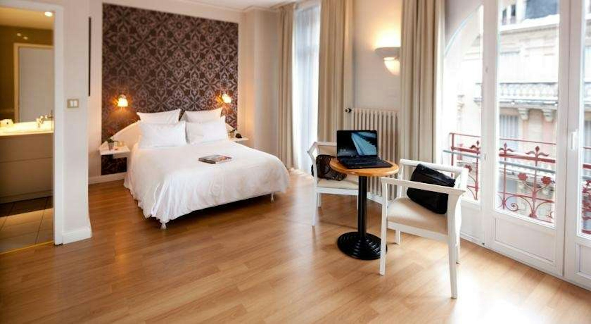 Grand Hotel Du Tonneau D Or 4/11