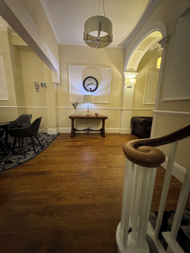 The Winchmore Hotel 22/46