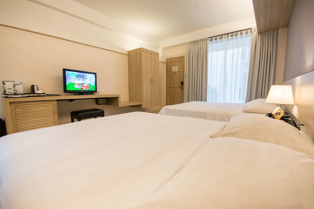 The Tides Hotel Boracay 13/50