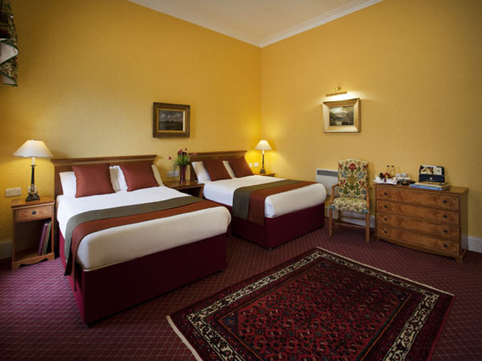 Royal Highland Hotel 9/43