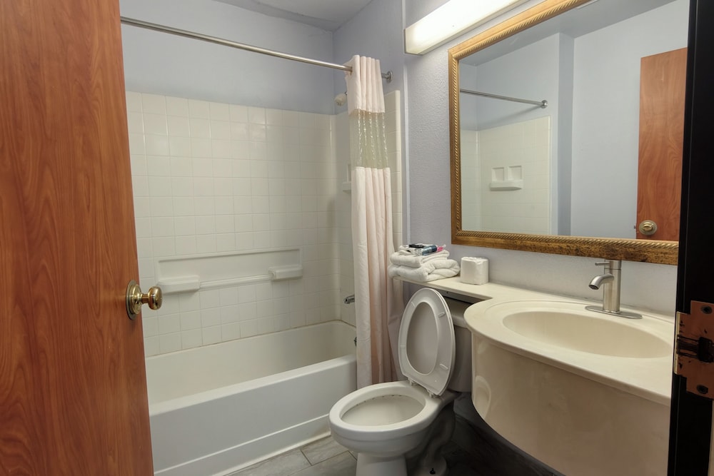 Classic Inn San Marcos, TX 55/60