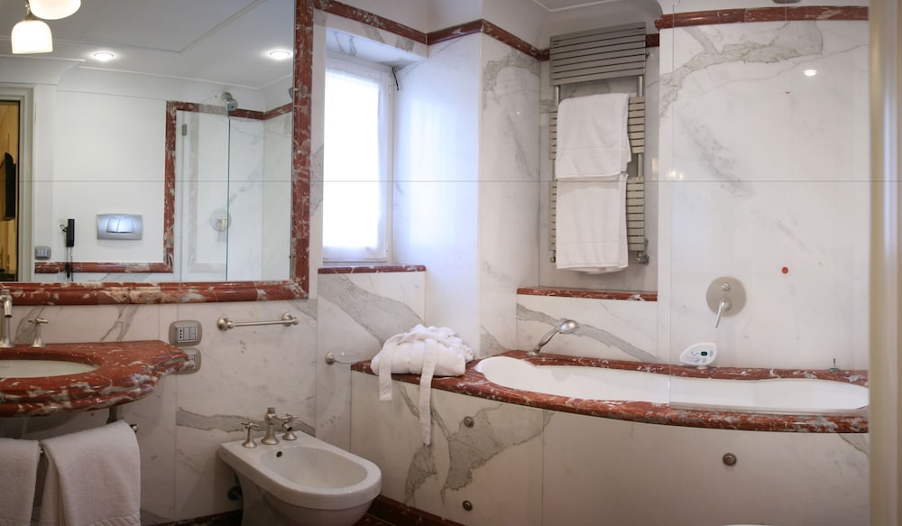 Hotel Villa Duse 48/50