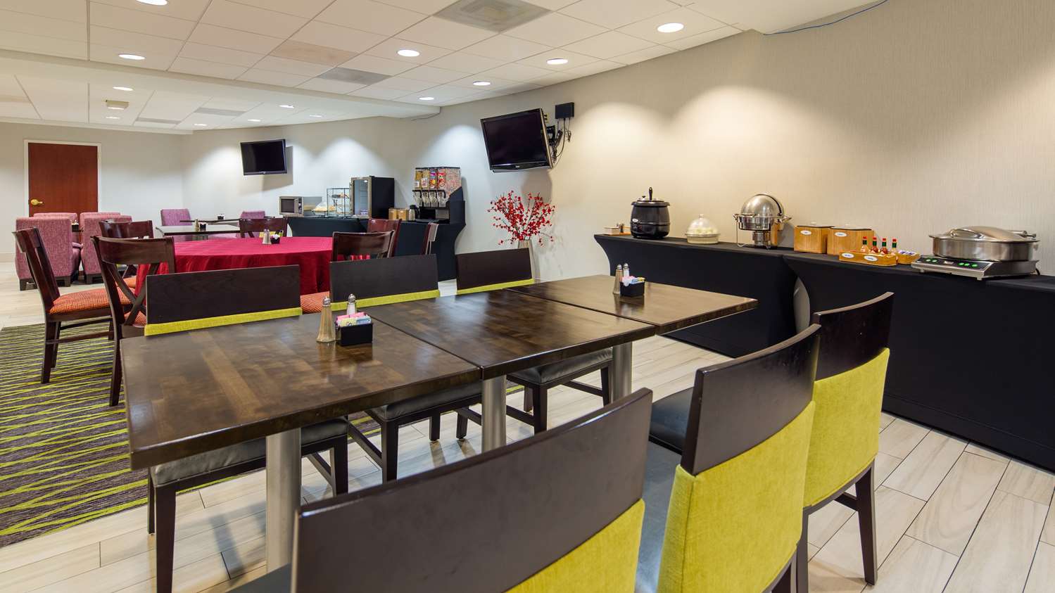 Roundhouse Suites 3/6