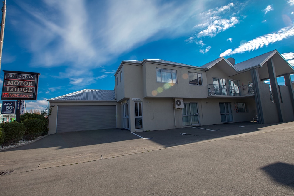 Riccarton Motor Lodge 42/48