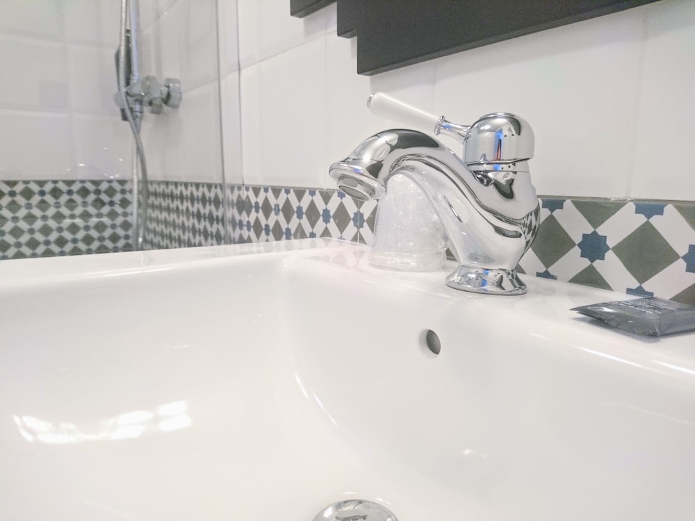 Best Western Hotel Journel Saint-Laurent-Du-Var 26/45