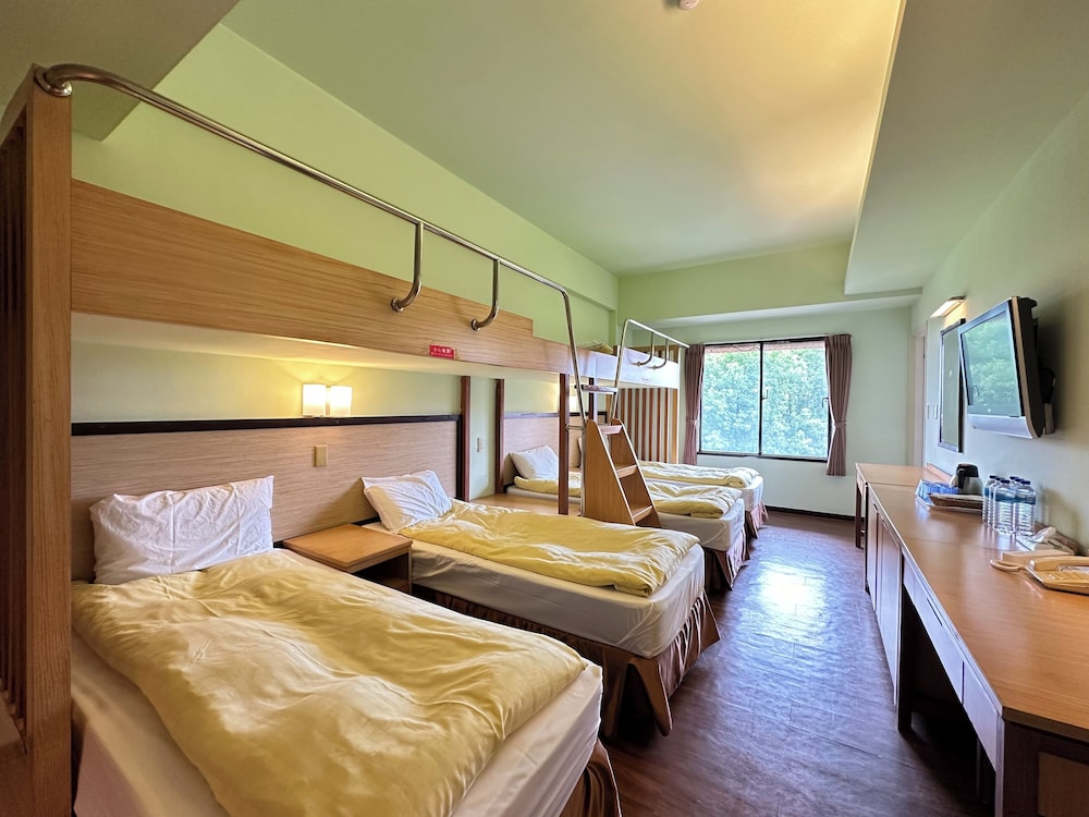 Chientan Youth Hotel 5/42