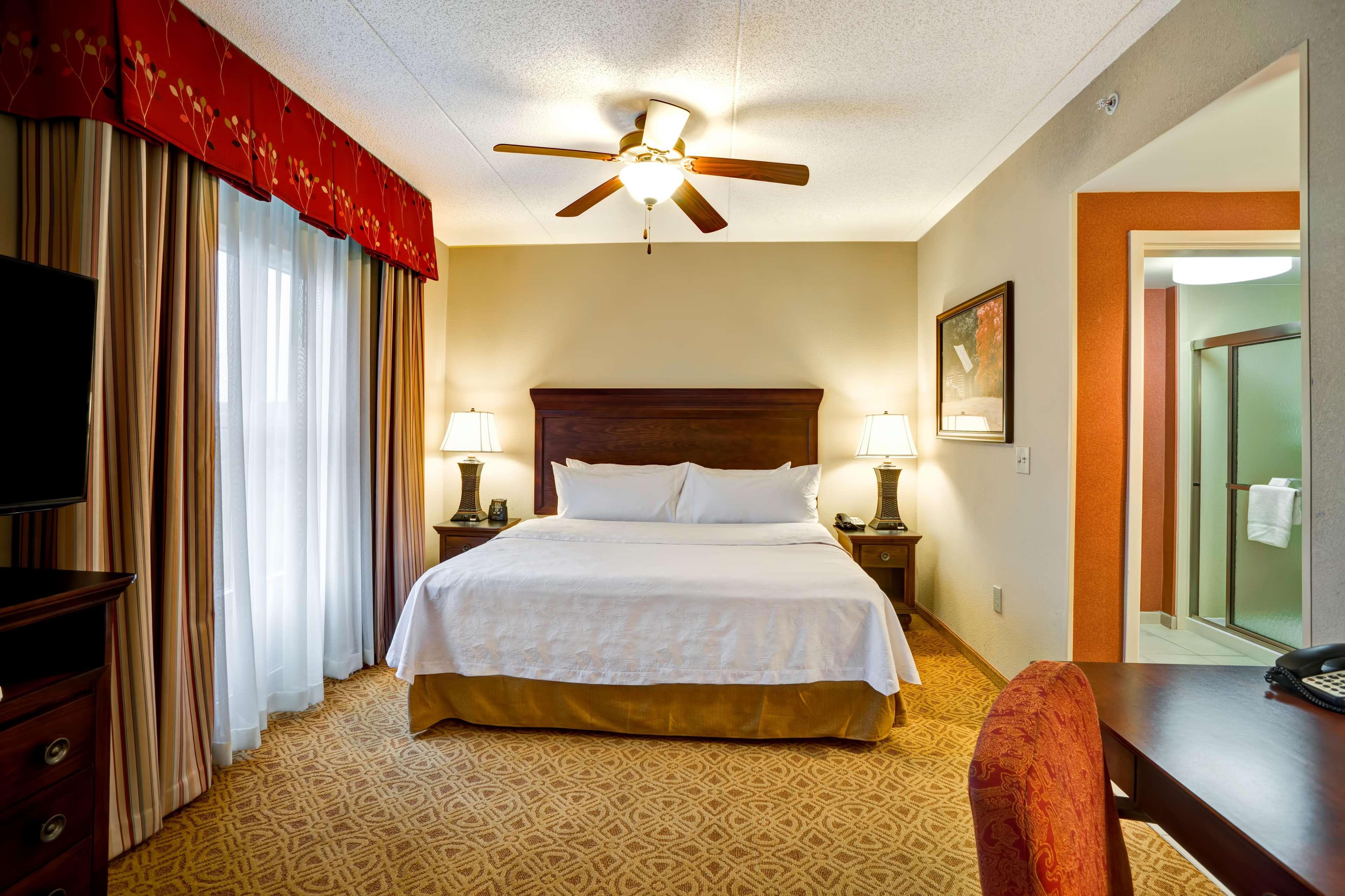 PREMIUM, STUDIO, SUITE, KING BED