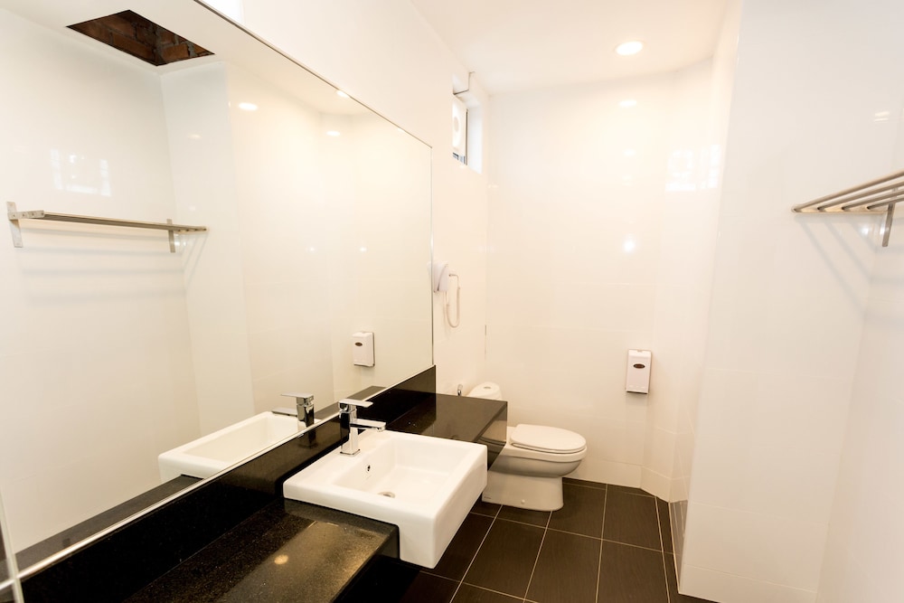 Icon Hotel 50/50