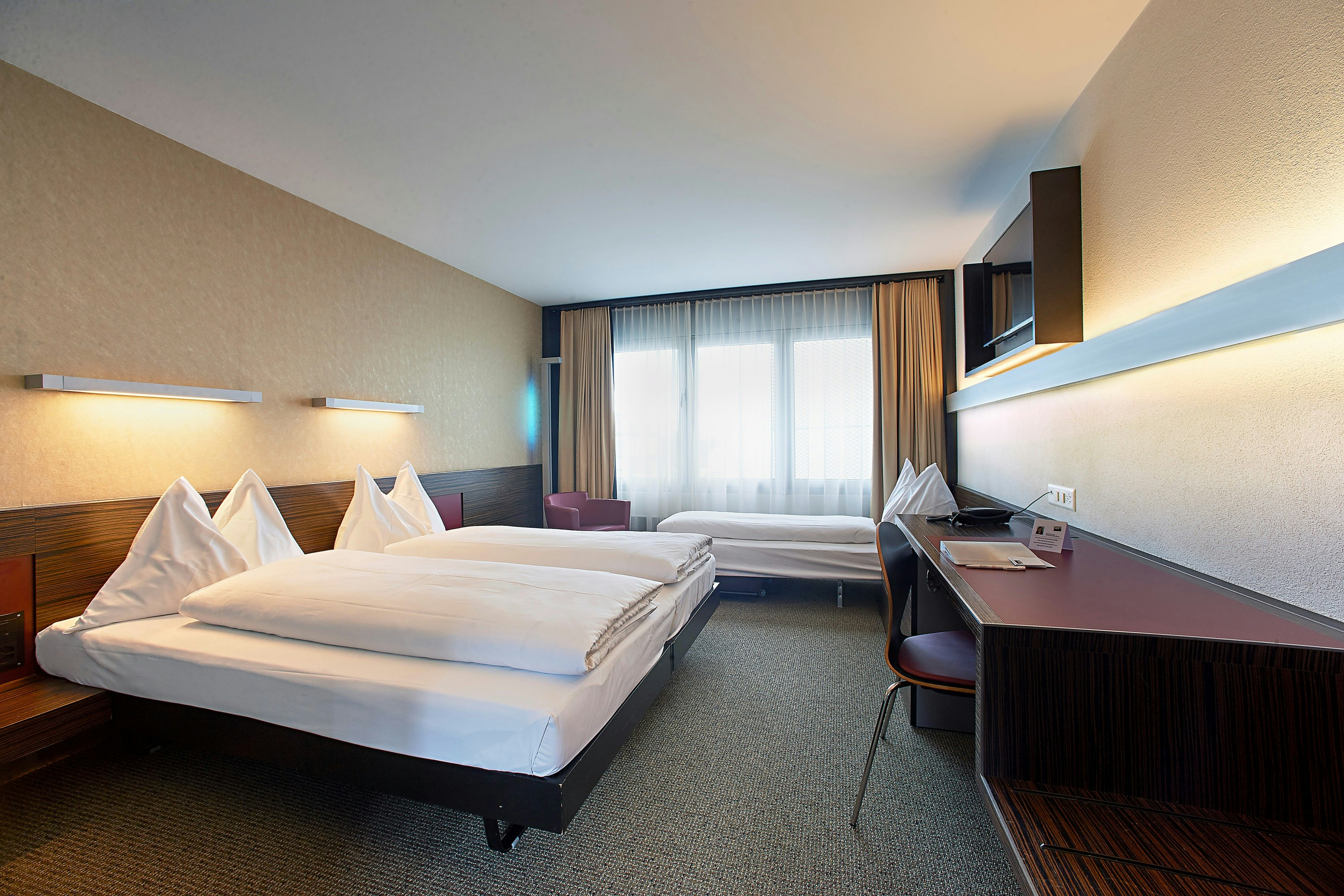 Hotel Ambassador 9/24