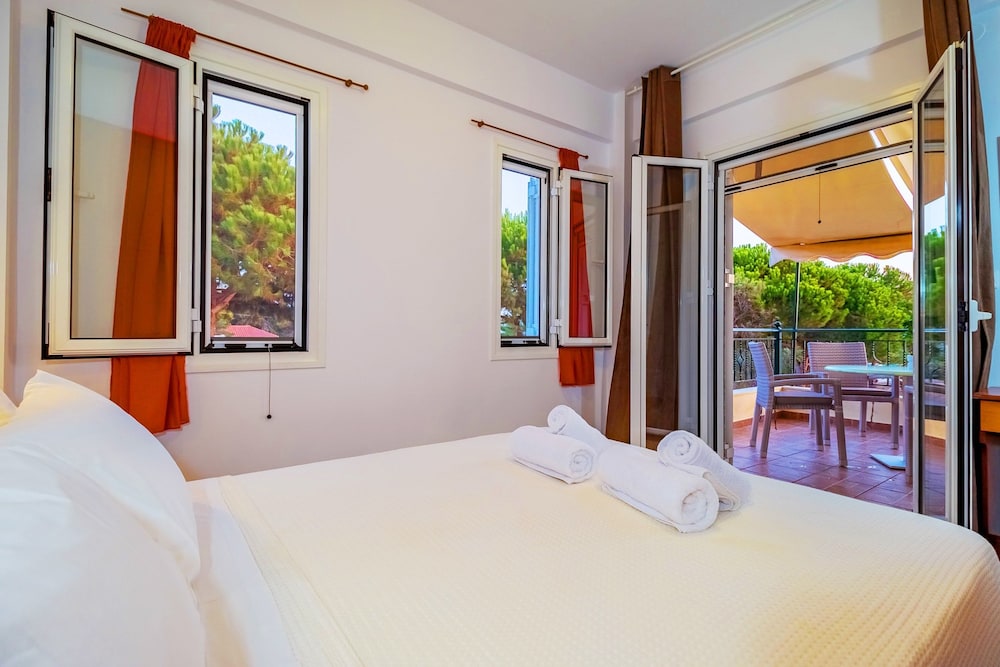 Romanos Beach Villas 7/49