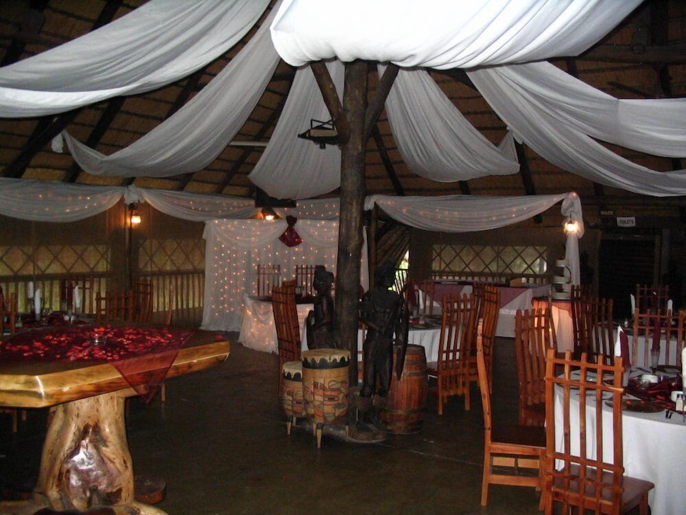 Woodpecker Inn 33/43