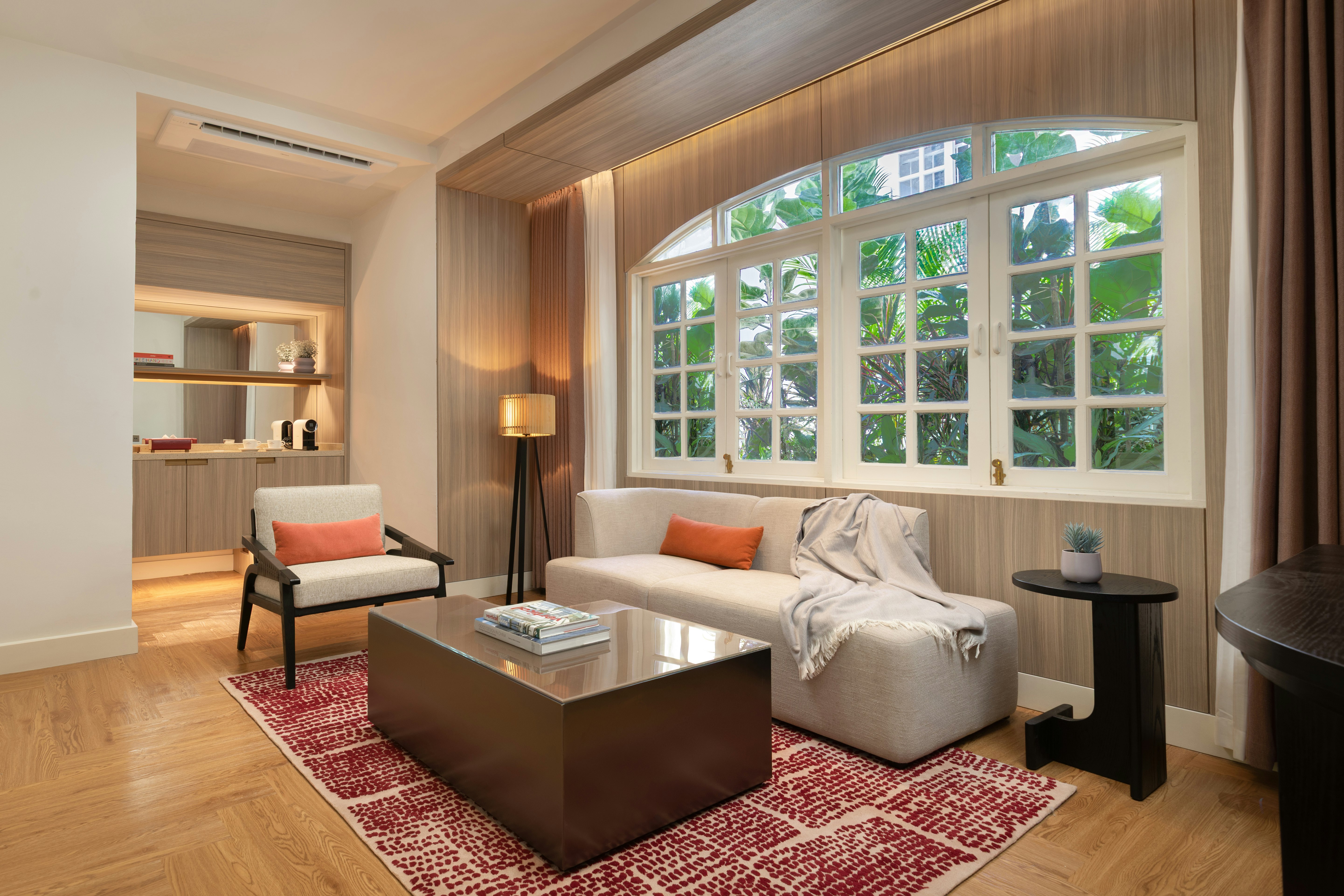 STRAITS SUITE
