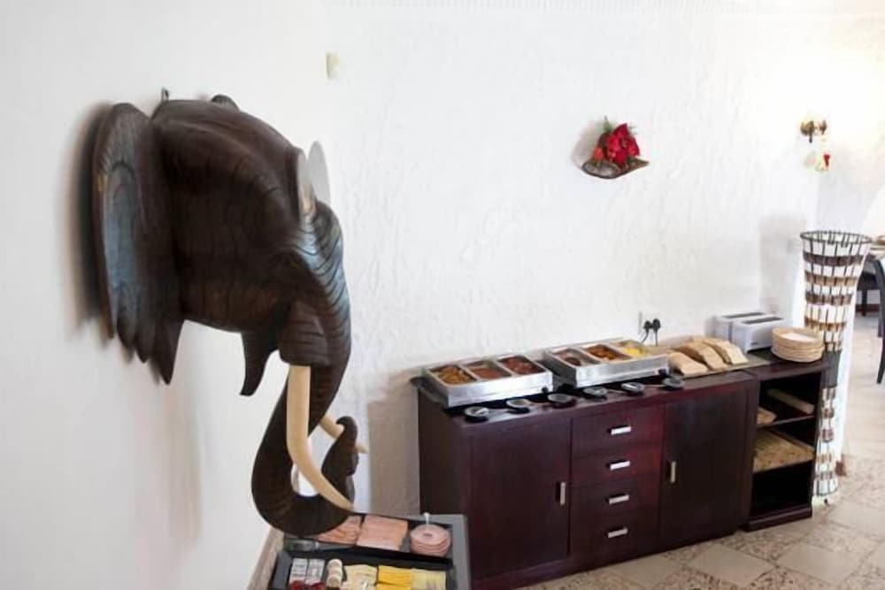 Bizafrika Guest Lodge &amp; Conference Center 6/50