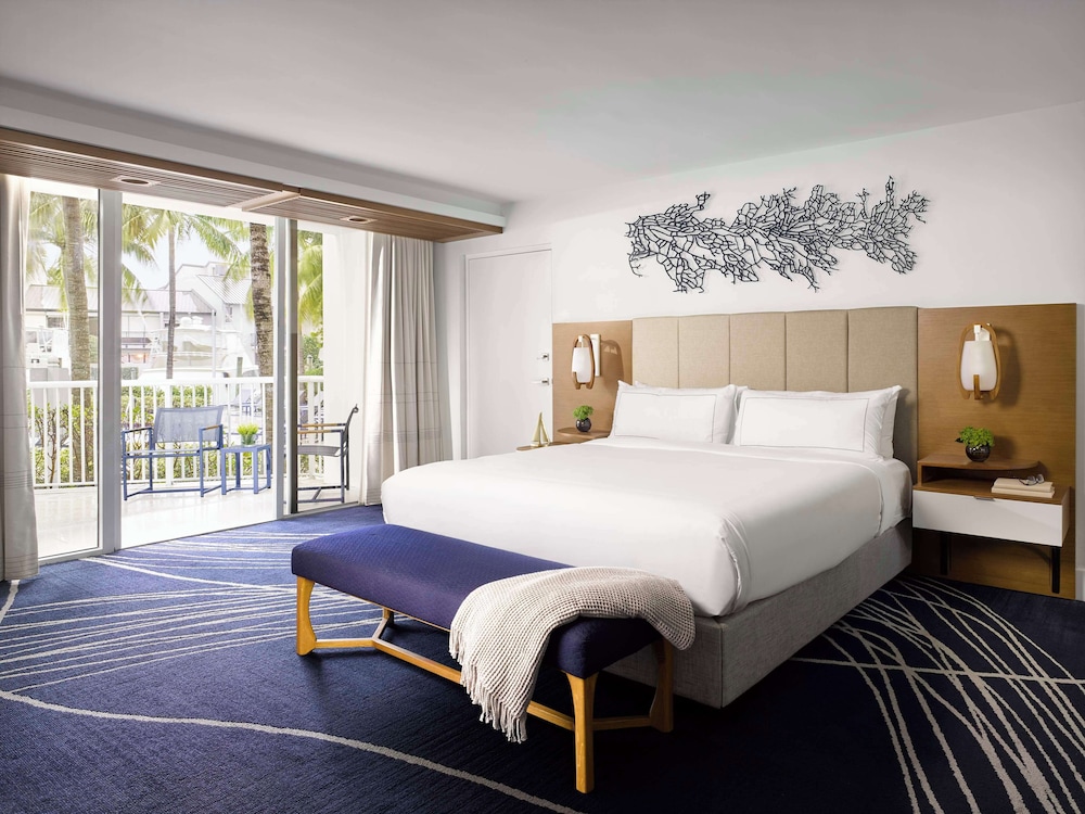 SUITE, KING BED, POOL VIEW, LANAI