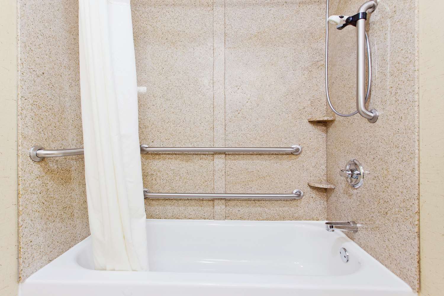 La Quinta Inn Suites Warner Robins 58/62
