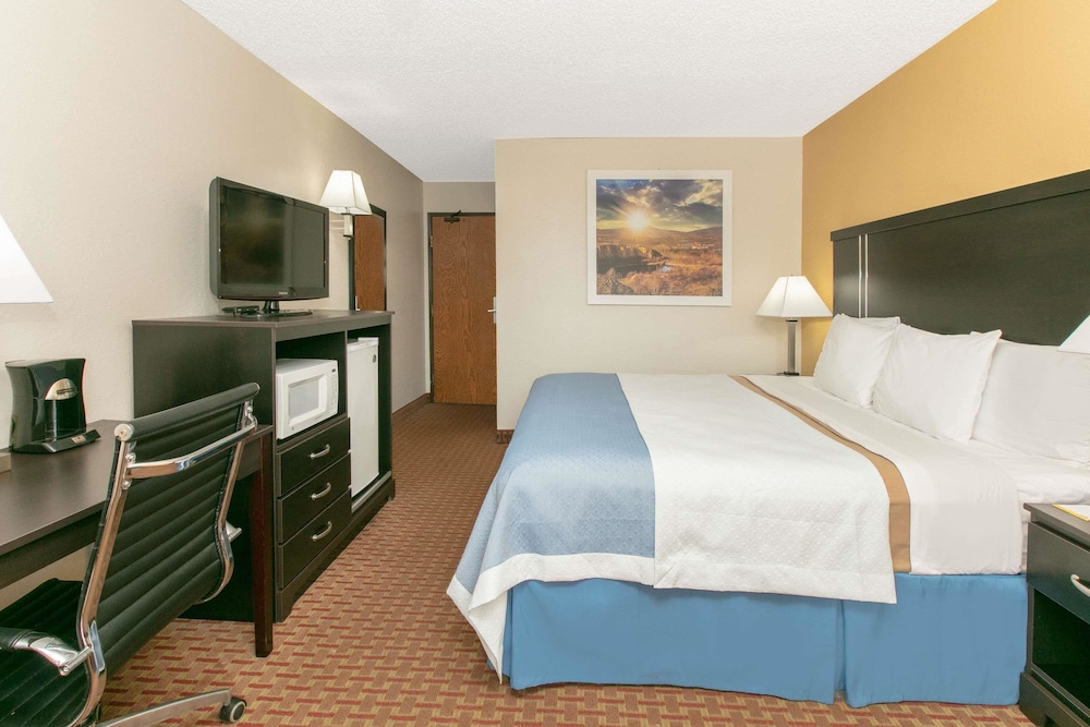 Days Inn by Wyndham Hornell NY 16/38