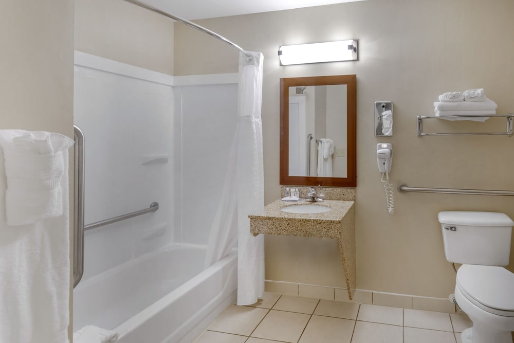 Comfort Inn & Suites Canton Riverstone Area 29/30