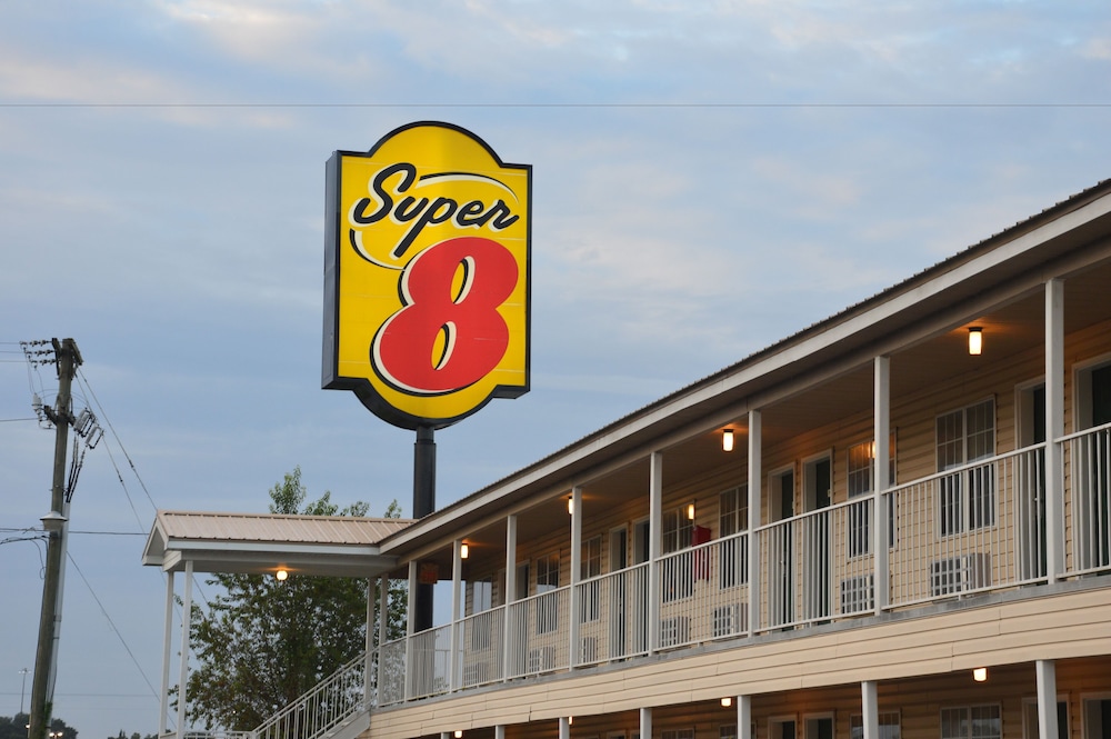 Super 8 By Wyndham Madison 5/33