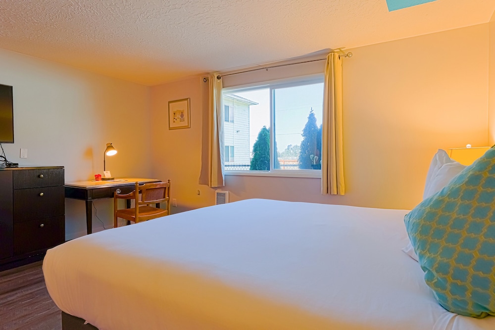 Coast River Inn by OYO Seaside 16/38