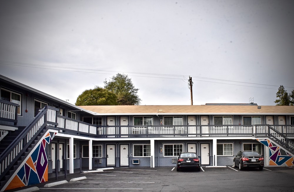 Travel Inn 2/27