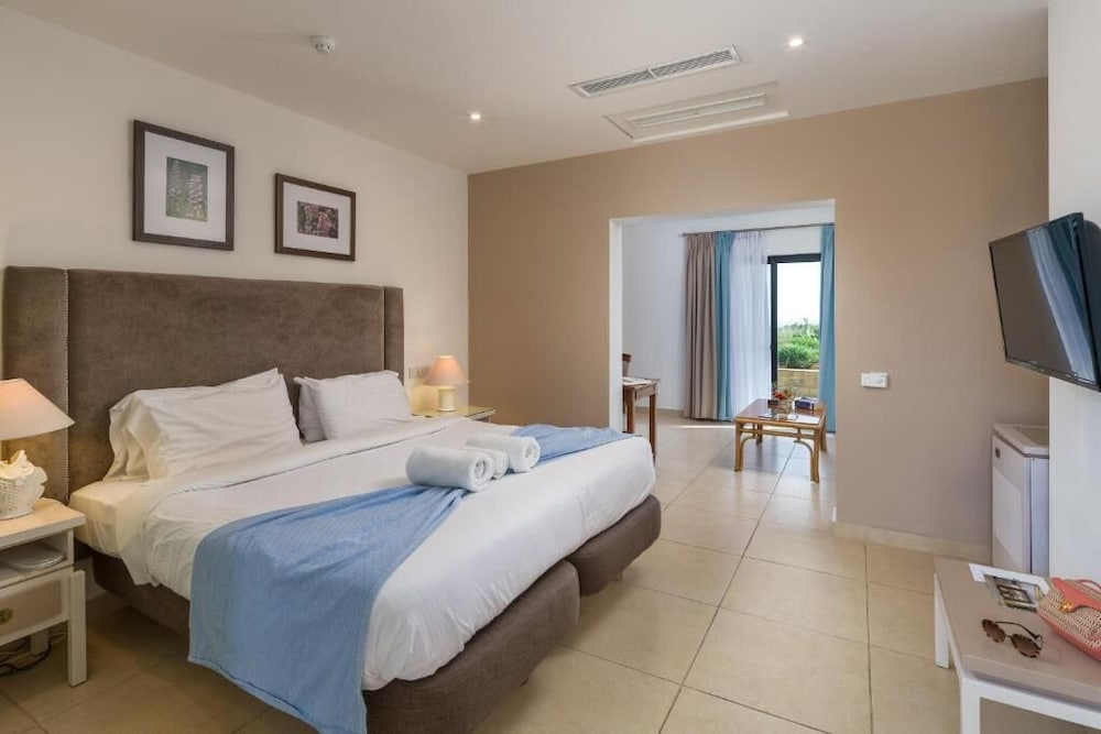 Hotel Ta Cenc and Spa 10/65