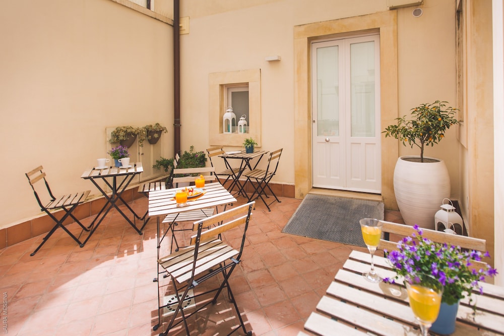 Lemoni Suite 41/56