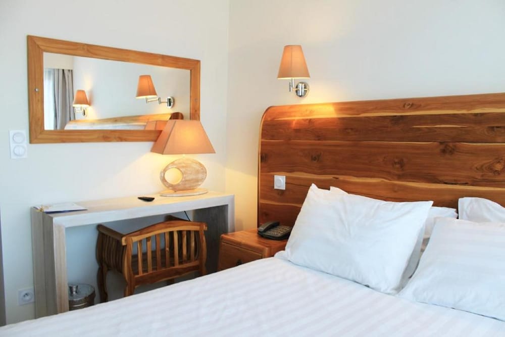 RIVES D'OR HOTEL 23/70