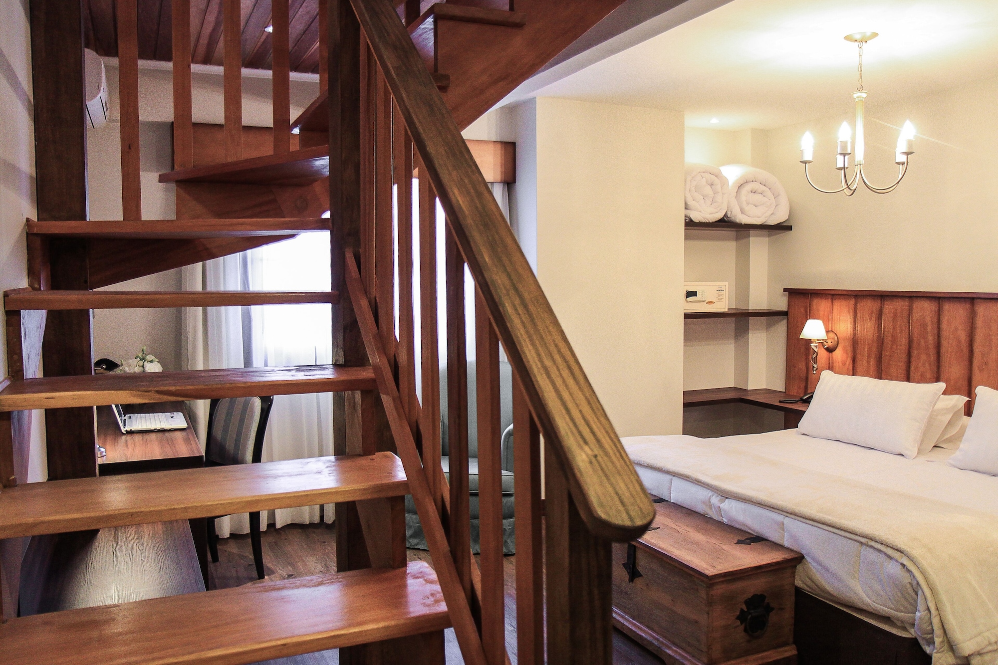 PINHÃO, LUXURY, FAMILY