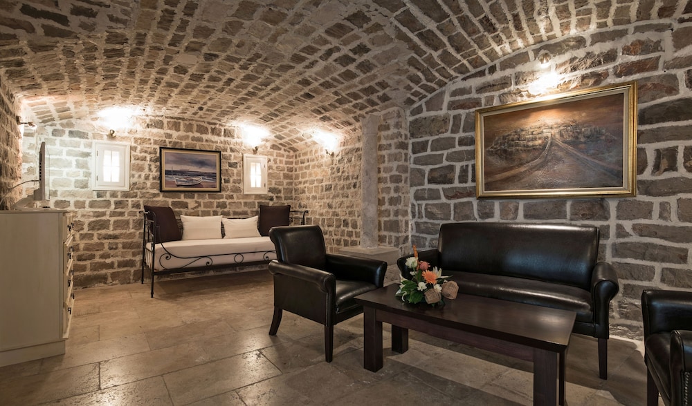 Hotel Azimut 29/50