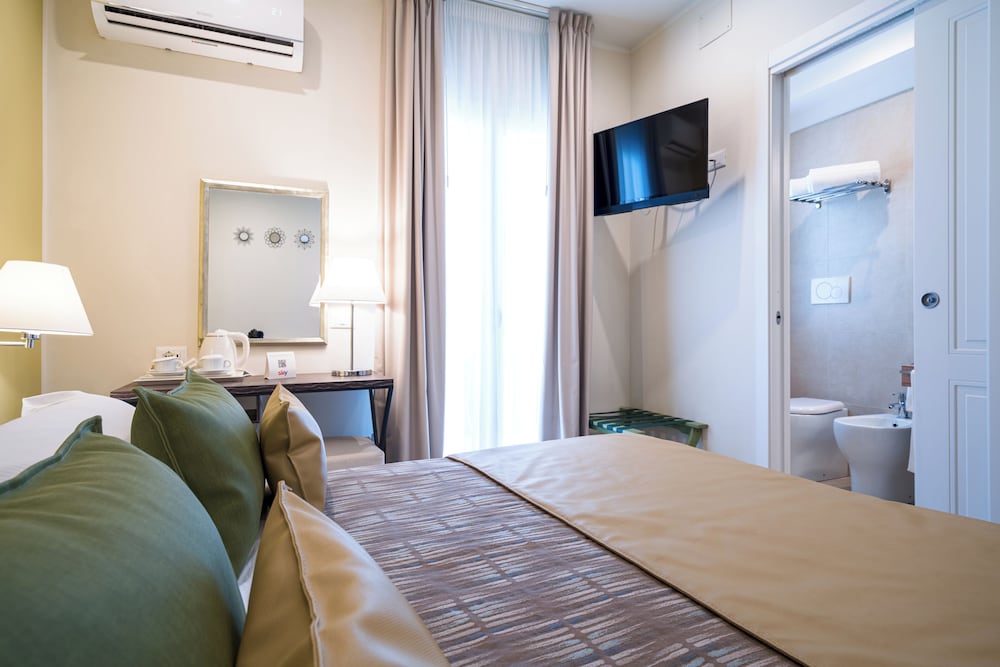 CONNECTING, COMFORT, FAMILY, SIDE SEA VIEW