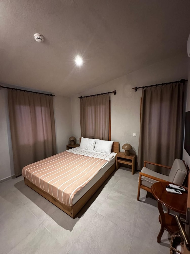 Nephos Hotel 14/50