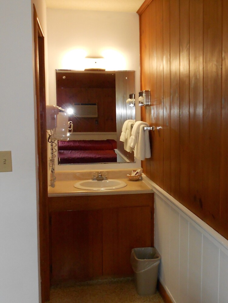 Stonybrook Motel & Lodge 20/59