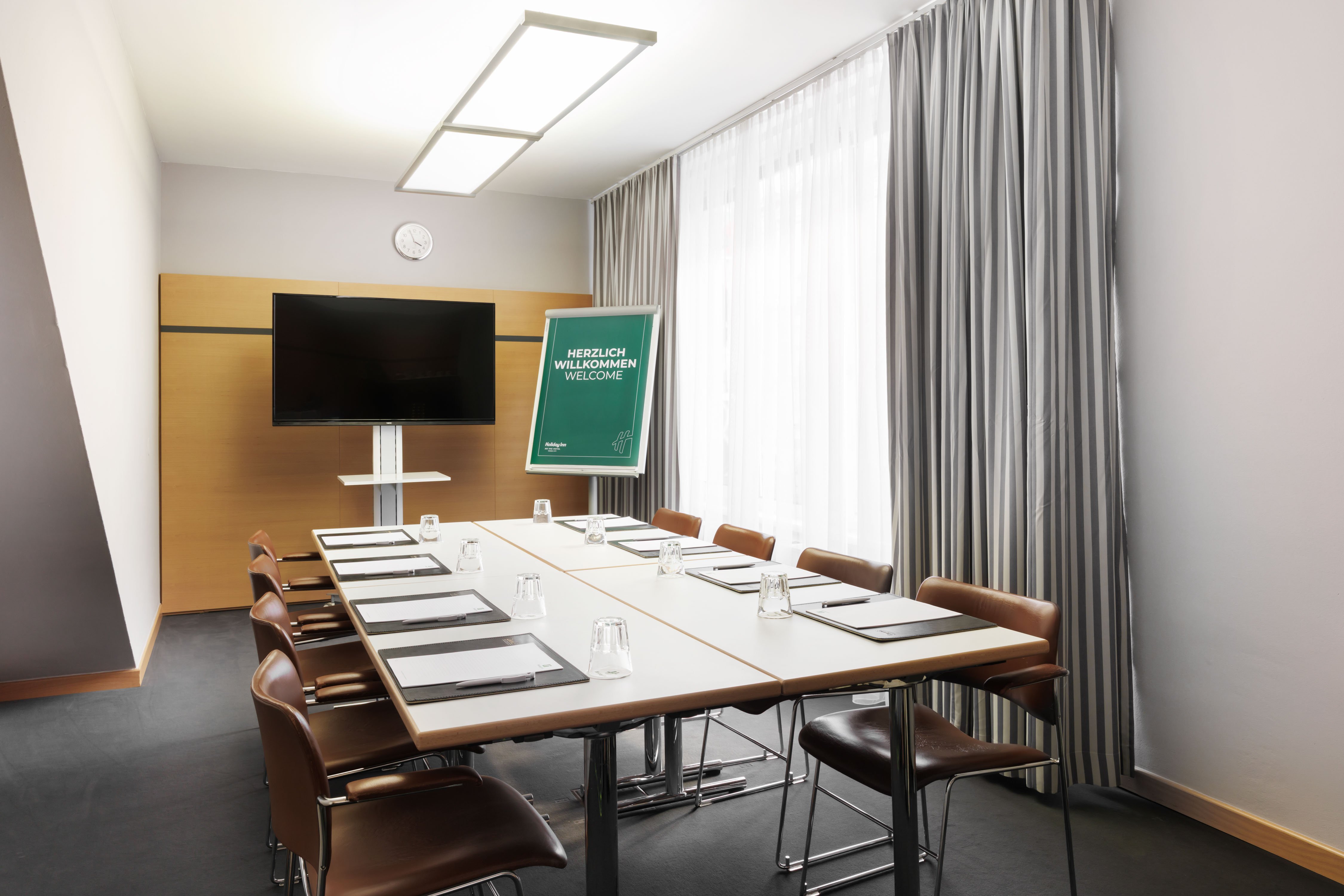 HOLIDAY INN VIENNA CITY 65/74