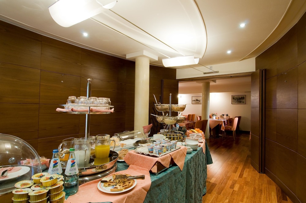HR Hotel 21/28