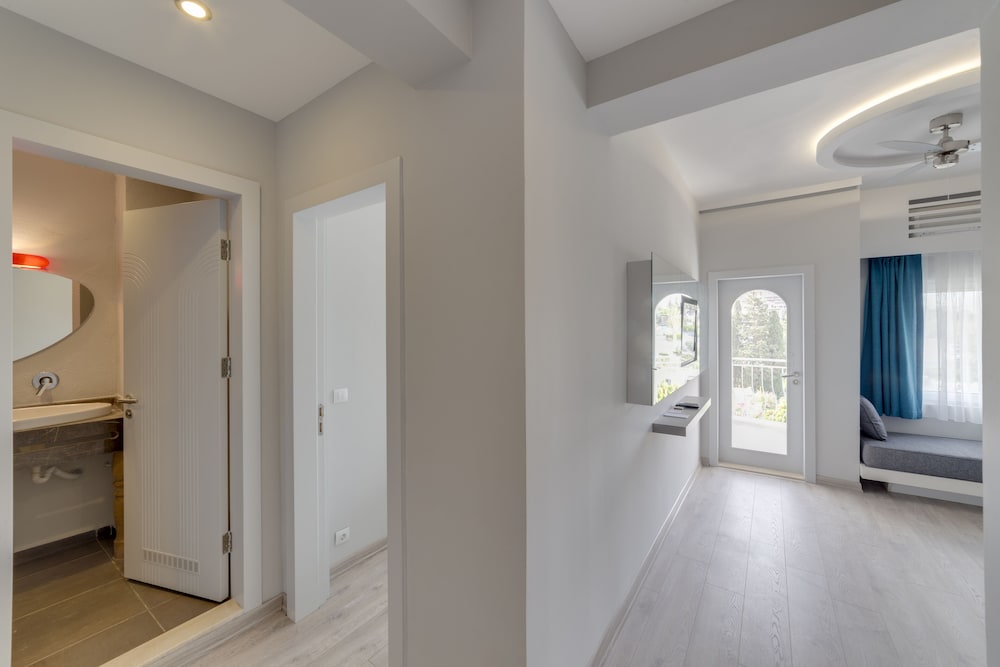 La Brezza Suite &amp; Hotel 27/63