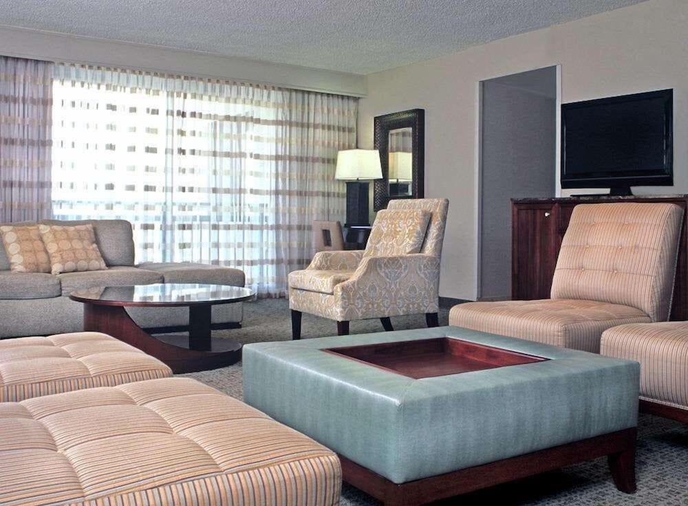 The Singer Oceanfront Resort, Curio Collection by Hilton 35/56