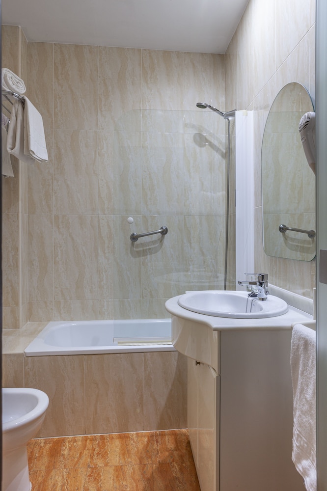 Macia Plaza 59/60