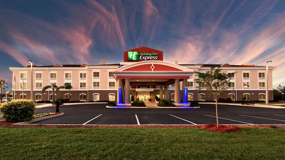 Holiday Inn Express Lake Wales N-Winter Haven in LAKE WALES - FL