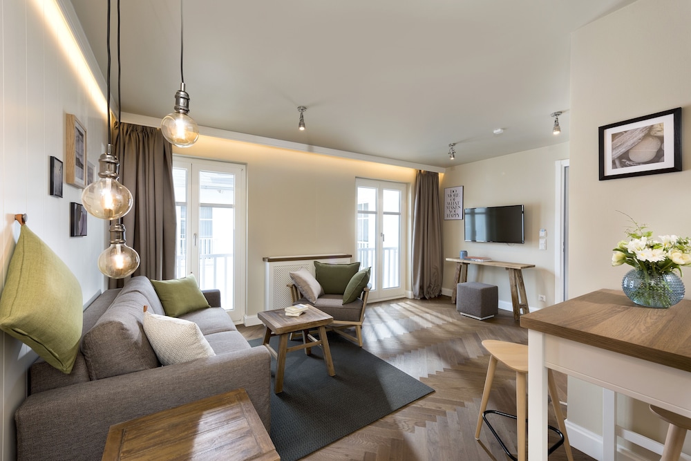 Loev Hotel Rugen 45/70