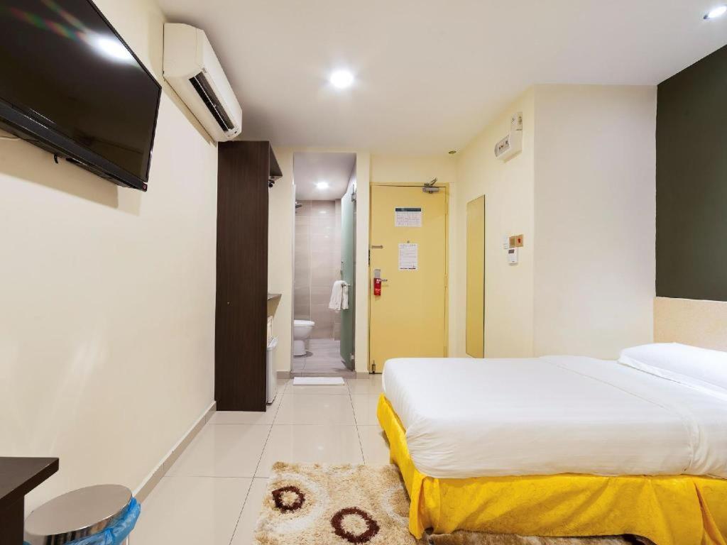 Superior, Twin Beds, No Window