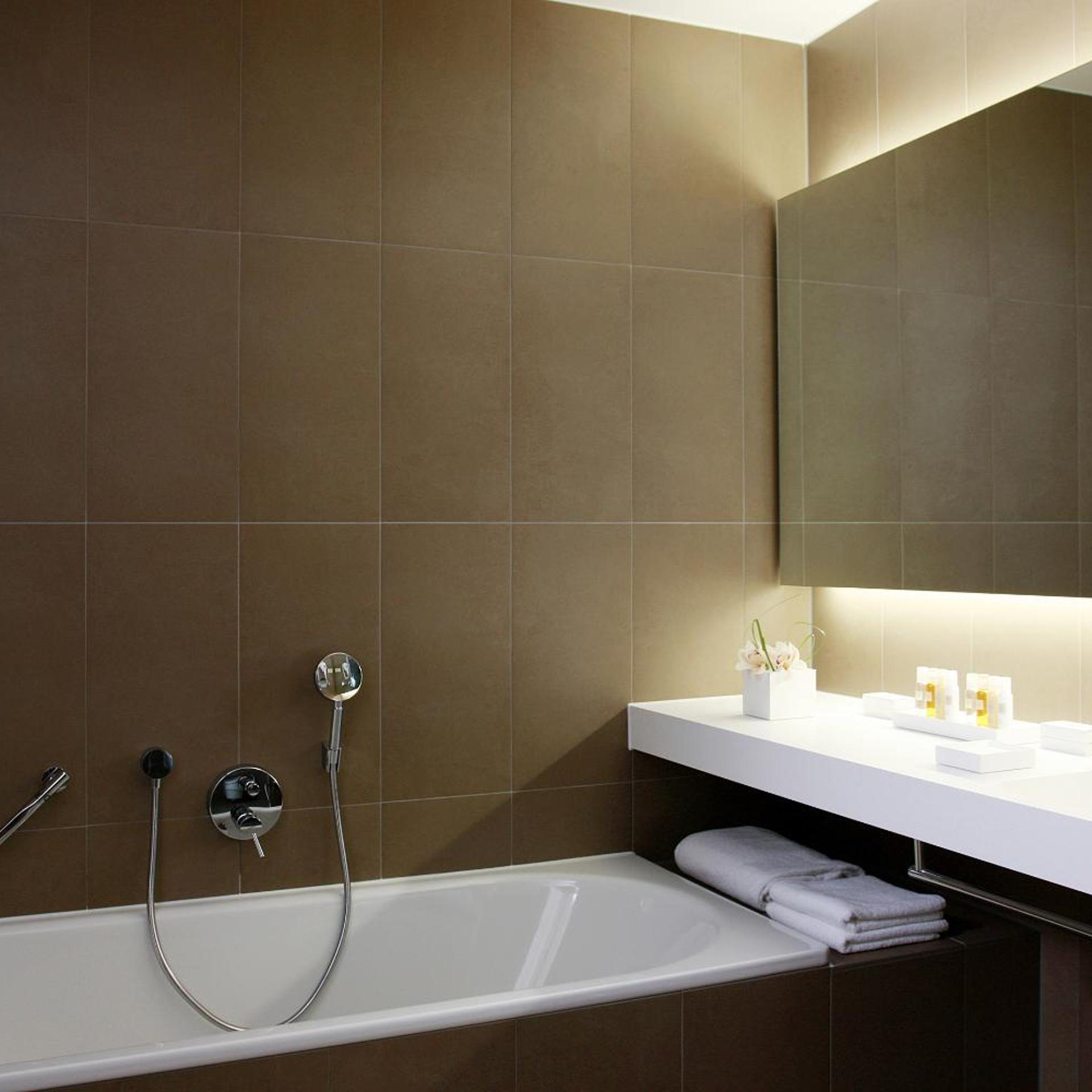 جناح بسرير كينج بإطلالة على الحديقة، Lone Hotel by Maistra Collection 8/8