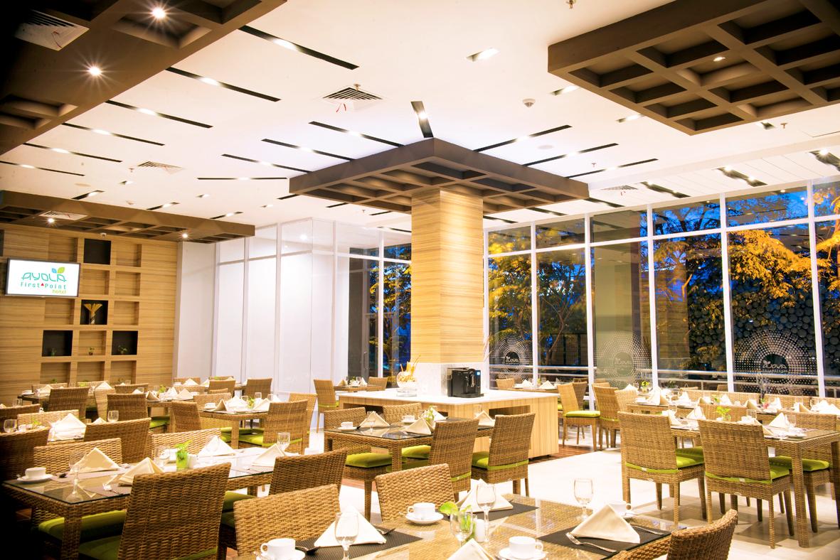 Ayola First Point Hotel Pekanbaru 43/48