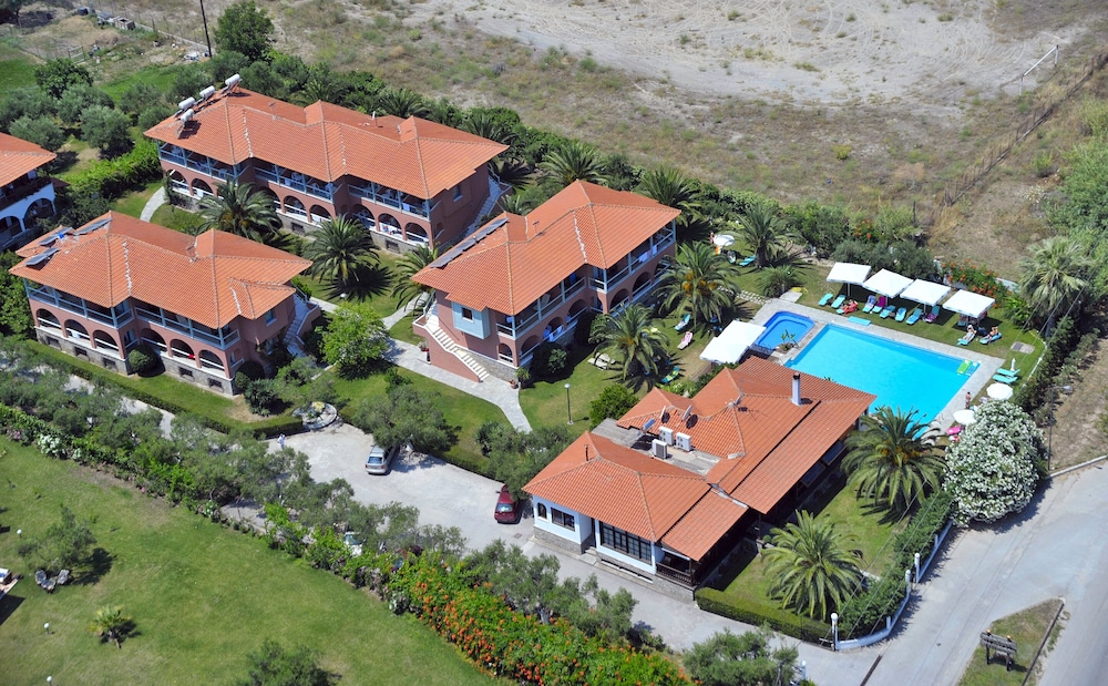 Hanioti Village Resort 6/70
