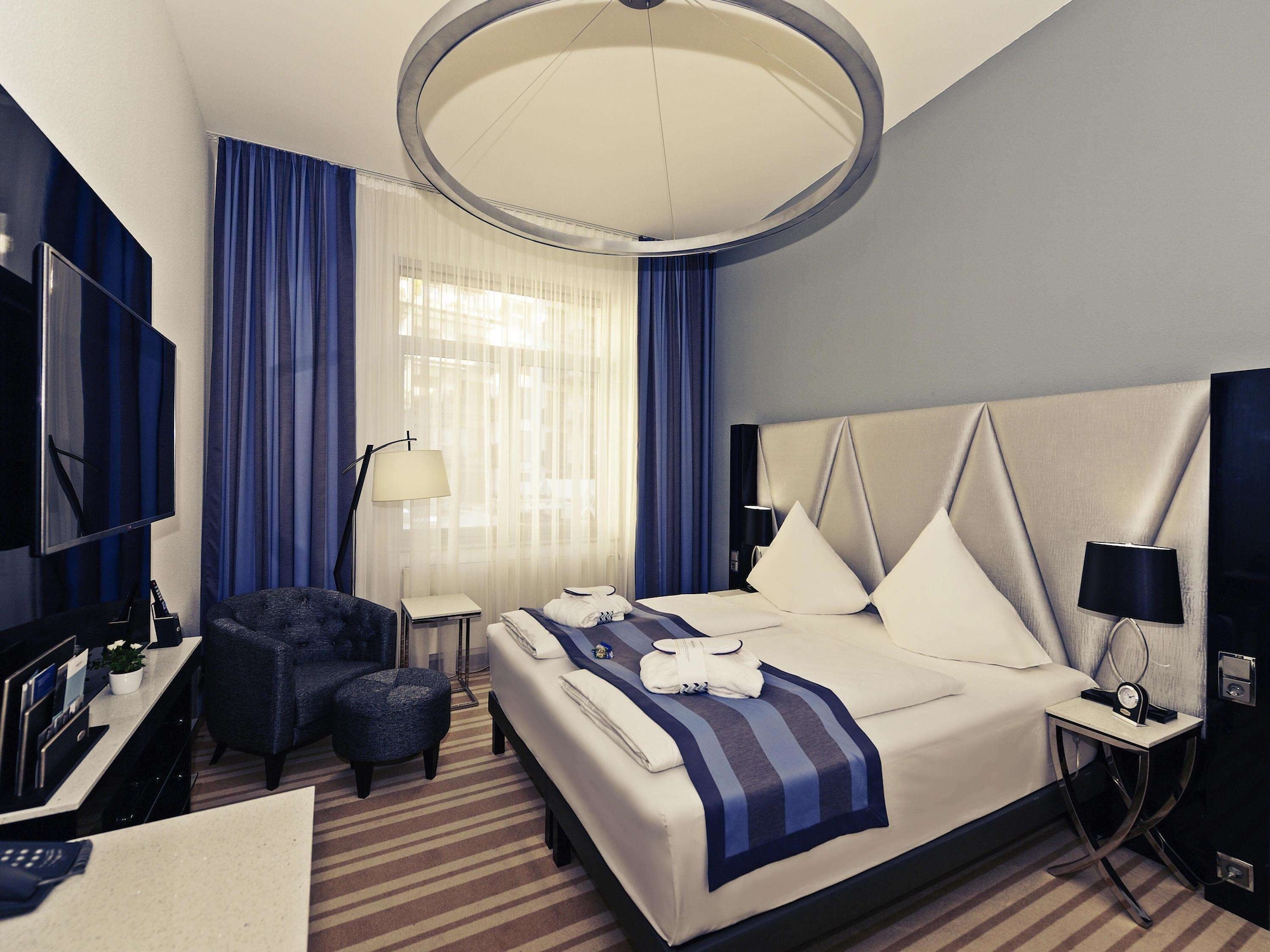 SUPERIOR, DOUBLE BED