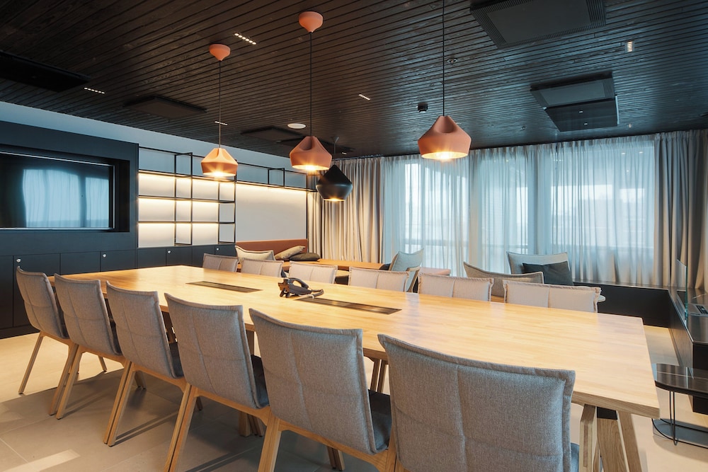 Holiday Inn Helsinki Expo Ex Holiday Inn Helsinki Exhibition Convention Centre 55/72